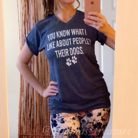 LAST ONE SALE! {Unisex} Fellow Dog Lovers Unite! - Picture 2 of 3